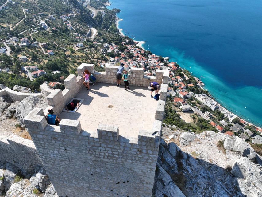 3-Hour Via-Ferrata Adventure in Fortica Fortress - The climb itself: following the ridge with a safety wire