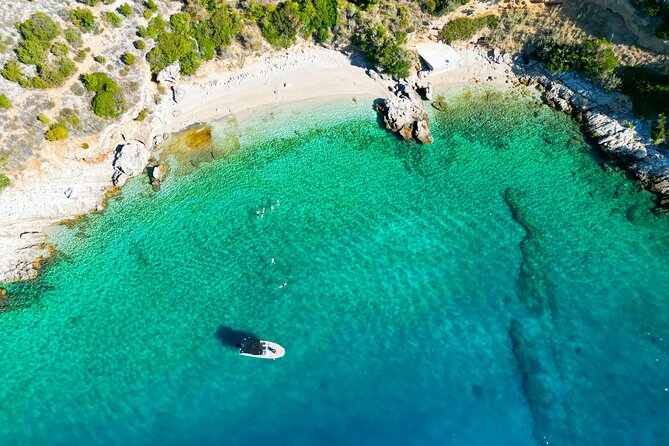 3 Islands Speedboat Tour: Golden Horn, Blue Lagoon & Jelsa Town - Meet the boat at Rent a Boat Makarska, and what to expect on board