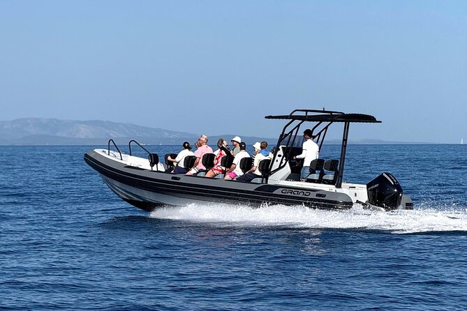 3 Islands Speedboat Tour: Golden Horn, Blue Lagoon & Jelsa Town - The guide matters, especially when Greg is on your boat