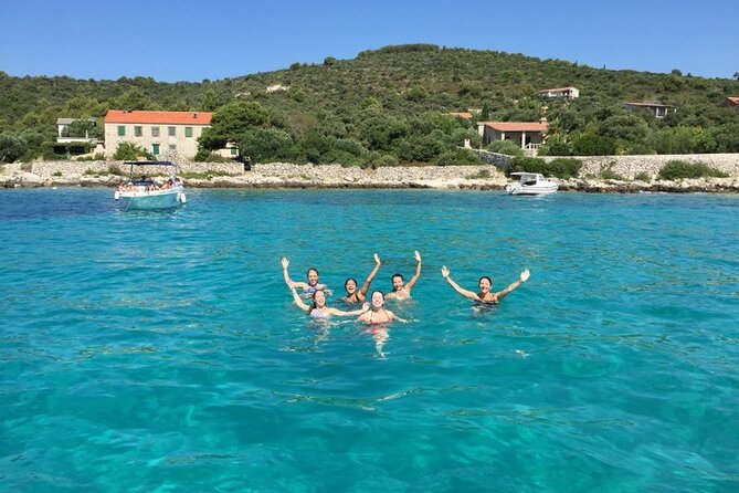 50 Shades of Blue - Nečujam shipwreck snorkeling, the stop that usually seals the deal