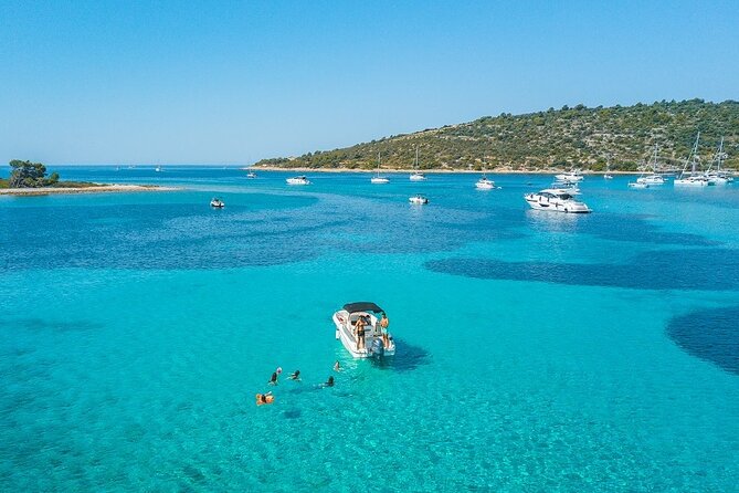 Adriatica Tour ( Blue Lagoon and Solta) from Trogir - Maslinica on Šolta, the morning coffee and slow-walk break