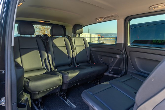 Airport shuttle - Private, A/C Ride for Families, Friends, and Small Groups