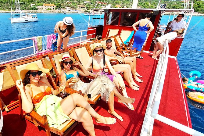All-Inclusive Blue Lagoon & 3 Island Boat Tour with Food & Drinks - Crew vibe and safety: friendly help that matters