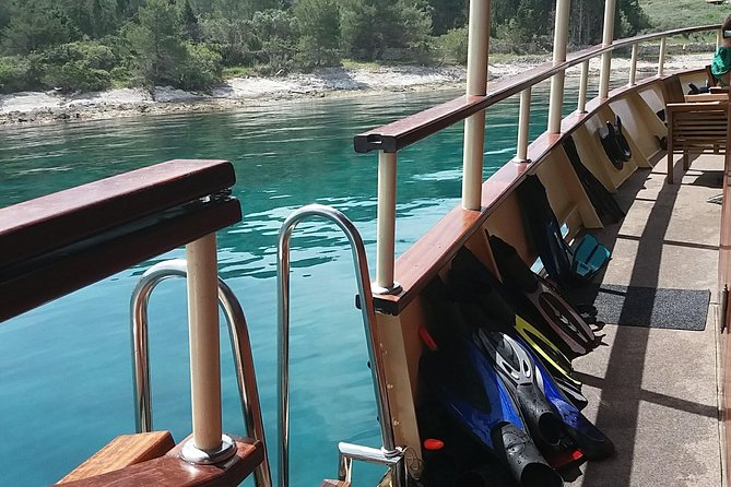 All Inclusive Brac and Solta islands swimming cruise - Brac swim stop: anchor time with snorkeling and water toys