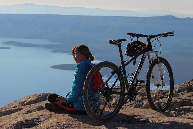 Biking Vidova - Skrip & museum of olive oil - Splitska - Postira - Cycle through Nerezisca: small village roads you can actually feel