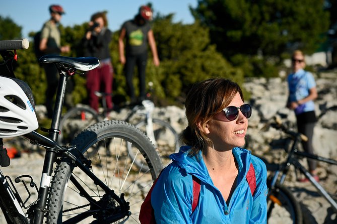 Biking Vidova - Skrip & museum of olive oil - Splitska - Postira - A short coastal town pause: sea views without overdoing it