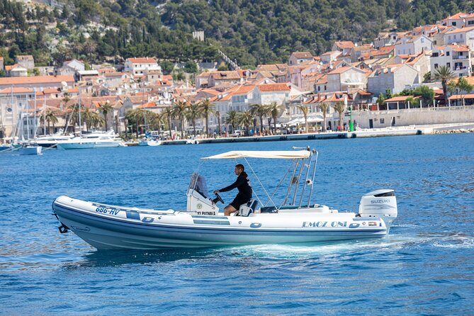Blue and Green Cave Speedboat Excursion from Hvar Town - Stop 3: Green Cave on Ravnik, why it turns green