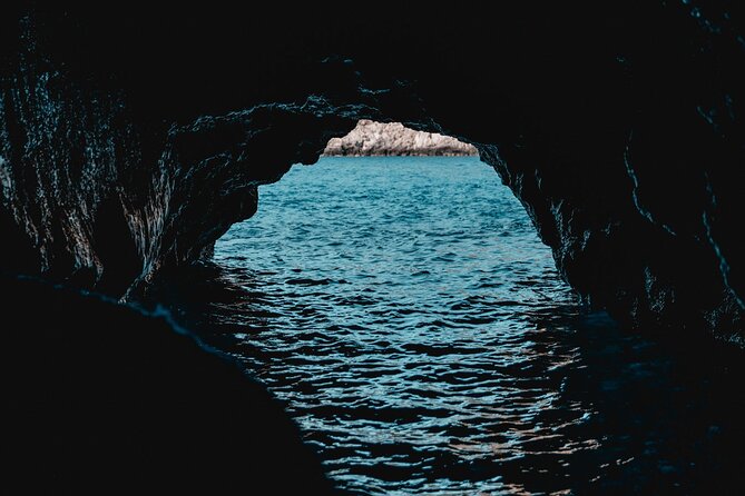 Blue Cave & 6 Islands Speedboat Tour From Split or Podstrana - Getting to the boat and understanding the onboard vibe