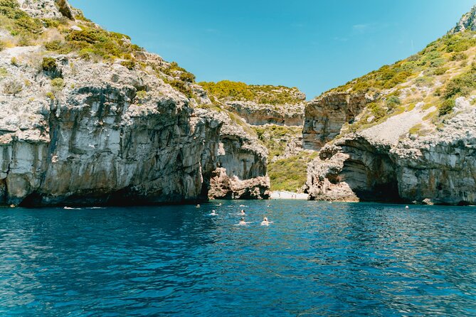 Blue Cave & 6 Islands Speedboat Tour From Split or Podstrana - Vis Island: Komiža, Limestone Caves, and Stiniva Cove