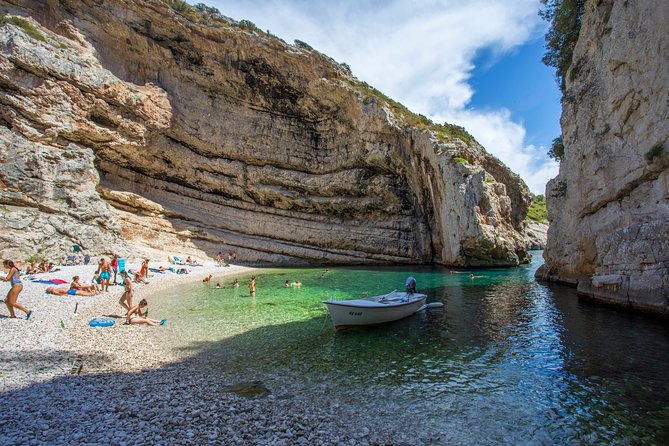 Blue Cave and Hvar Boat Tour: Small-Group from Split or Brac - On-board comfort: seating, Wi-Fi, and what to bring