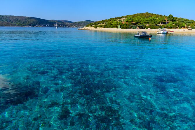 Blue Cave and Town Hvar with 5 Island Boat Tour - Getting on the water from Bol, Stina Winery to Hvar