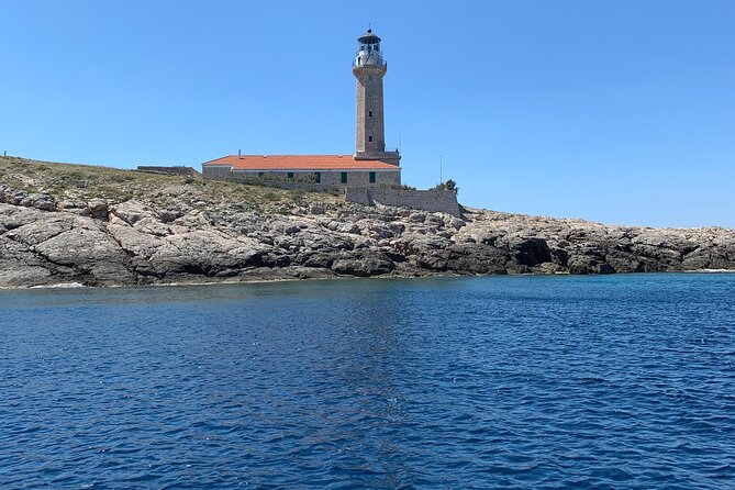 Blue Cave and Town Hvar with 5 Island Boat Tour - Hvar time, famous town energy with one cave already behind you