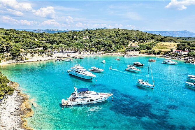 Blue cave group tour with swimming and snorkelling from Hvar - Pakleni islands and Palmizana Bay: the lunch and cocktail zone