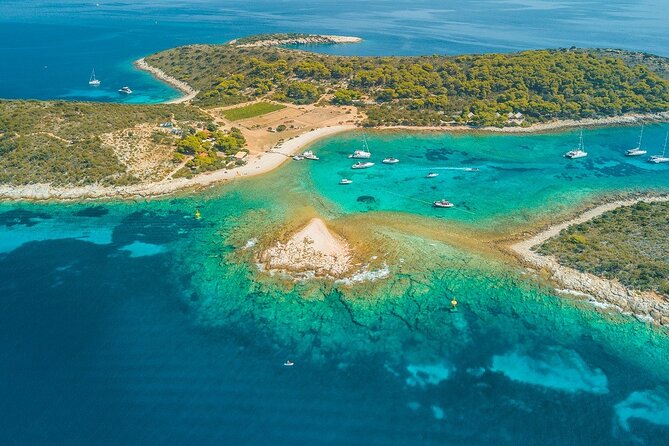 Blue cave & Hvar (5 Islands) private tour from Split or Trogir - Green Cave swim time: an underground break from the open sea