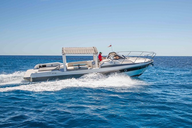 Blue cave & Hvar, 5 islands speed boat tour with unique boats from Split - Speedboat comfort, safety gear, and the real meaning of “small-group”