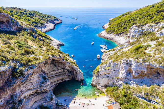 Blue Cave, Hvar, Vis and Pakleni Islands Group Speedboat Tour - Crew and Organization: Carlo and Mario Keep It Moving