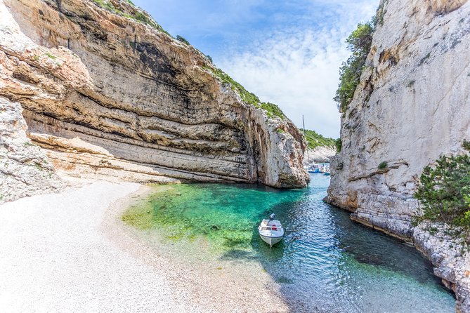 Blue Cave & Pakleni islands Private Tour - Green Cave swim, cliff jumping, and how snorkeling gear changes the day