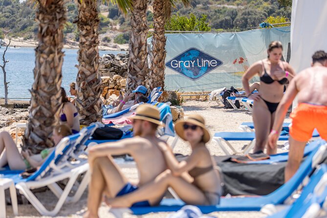 Blue Lagoon & 3 Islands Cruise with Lunch from Split - The real logistics: timing, meeting point, and “port rules”