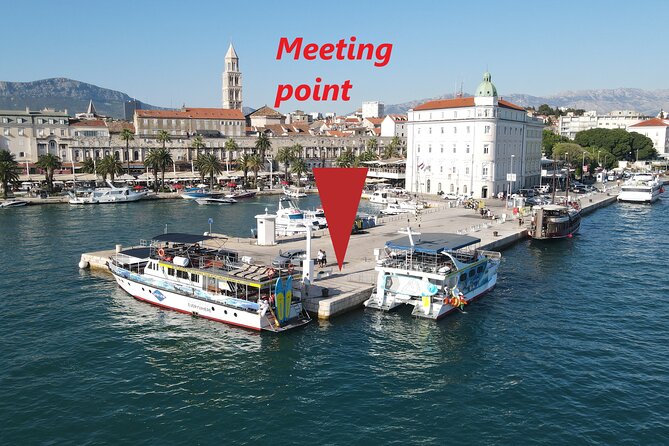 Blue Lagoon & 3 Islands Cruise with Lunch from Split - Stop 3: Maslinica on Šolta, village wandering plus one last swim