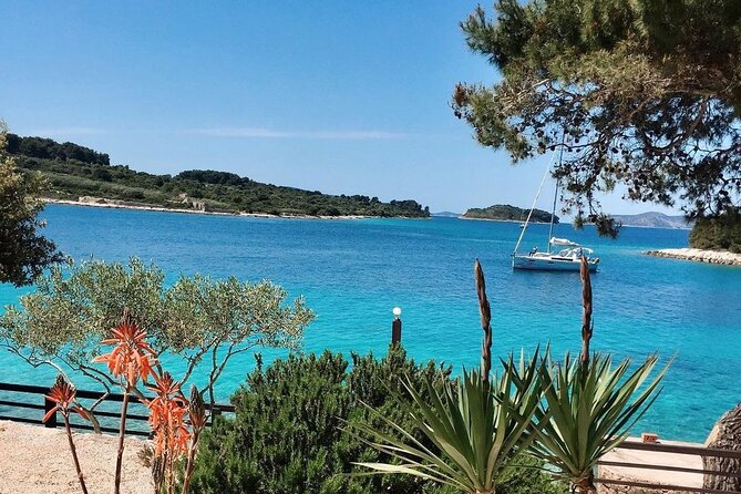 Blue Lagoon and 3 Islands Speedboat Tour from Trogir - Stop 3: Čiovo Island’s Duga Cove for shade, warm water, and pebbles