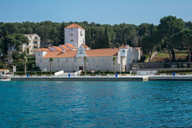 Blue Lagoon and Šolta Island Private Speedboat Tour - Necujam: snorkeling at the sunken shipwreck two meters down
