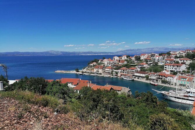Blue Lagoon and Šolta Island Private Speedboat Tour - Stomorska: postcard waterfront views and lunch in a local tavern