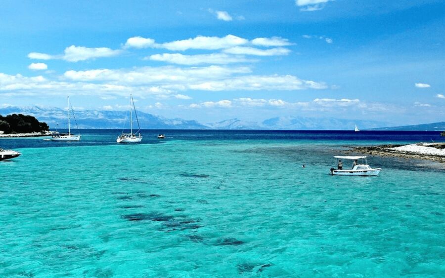 Blue Lagoon Boat Tour from Trogir with Lunch and Drinks - Lunch, drinks, and the real deal on onboard food
