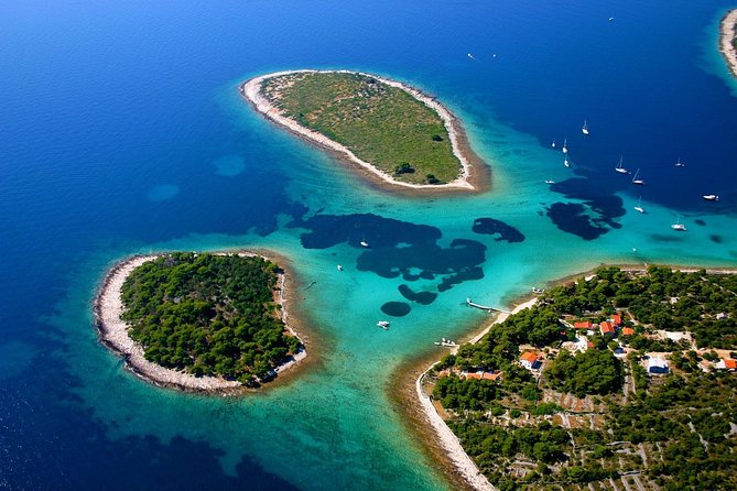 Blue Lagoon Private Tour from Trogir - LUNCH IN THE RESTAURANT INCLUDED - Setting sail from Trogir, minus the stress