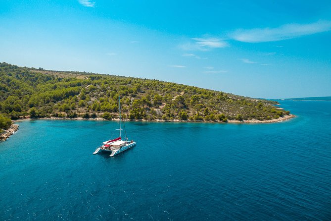 Blue Lagoon, Trogir & Čiovo catamaran tour with Food and Drinks - Practical Comfort Tips for a 7-Hour Sea Day