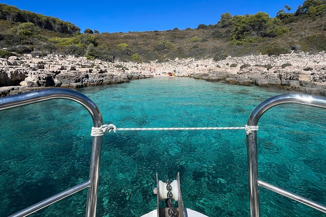 Boat Tour at Delfina Hvar - Food, WiFi, and Those Small Comfort Wins You’ll Actually Notice