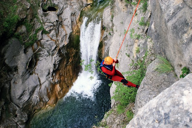 Canyoning advanced on Cetina river from Omiš - Advanced canyoning on the Cetina means rope, jumps, and precision