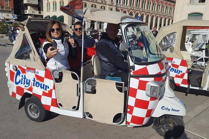 Classic Tuk Tuk City Tour Split - Vidilica viewpoint: the planned selfie moment