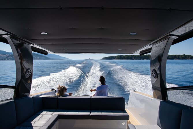Colnago 45 - Luxury Private Speedboat Tours - Stop 3: Stiniva Cove, where the scenery feels dramatic fast
