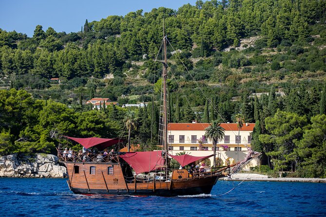 Columbo's Pirate Ship "Santa Maria" - Split Panoramic & Sunset Tour - Marjan hill: the natural look over Split’s urban edge
