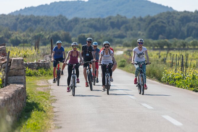 Cycle Hvar Tour - The route vibe: 3 to 5 hours, about 27 km, paced for real life