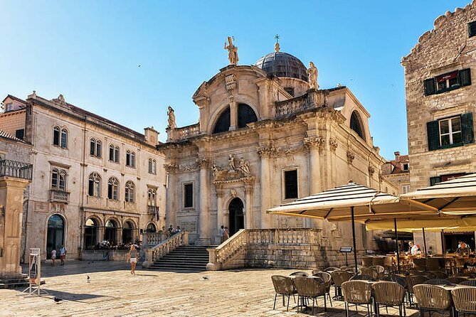 Dubrovnik full-day guided tour from Split - Meeting at Šugaman Tours, then settling in for the ride