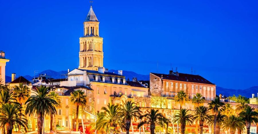 Evening Group Walking Tour - Split Old City Diocletian's Pal - Getting started: the big red Split sign and easy orientation