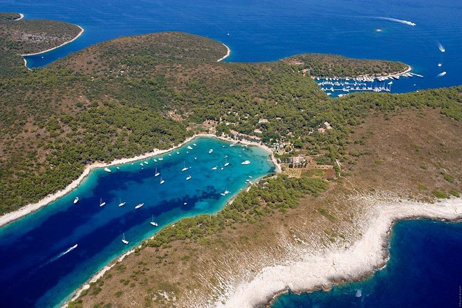 Exclusive Private Tour: Red Rocks & Pakleni Islands - Pakleni Islands: 5 Hours of Choice, From Carpe Diem Energy to Local Coves
