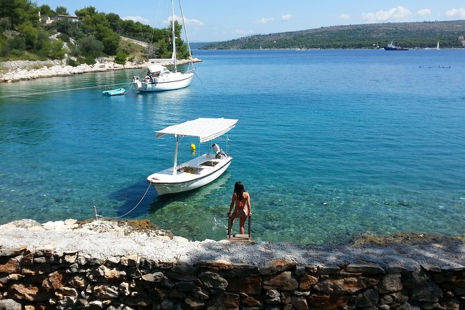 Explore west side of island Brač with Pasara boat - Traditional Dalmatian boat - Who this Pasara boat rental is best for