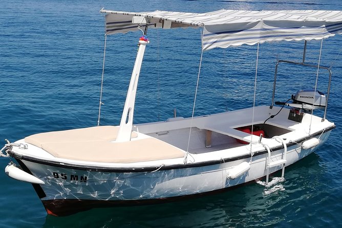 Explore west side of island Brač with Pasara boat - Traditional Dalmatian boat - The boat: what easy-to-drive really means for your comfort