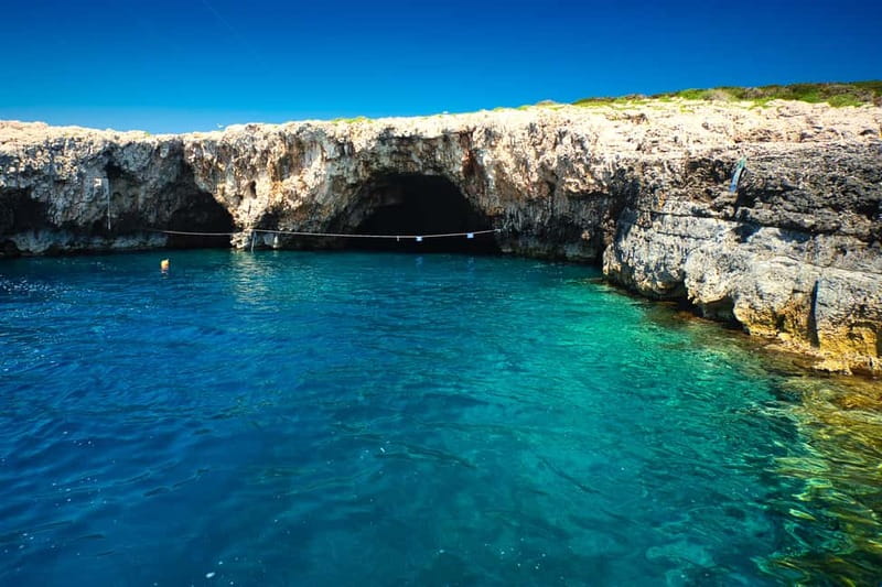 From Hvar: Blue Cave and Pakleni Islands Group Tour - Meeting at Riva 13 and settling into a small-group day