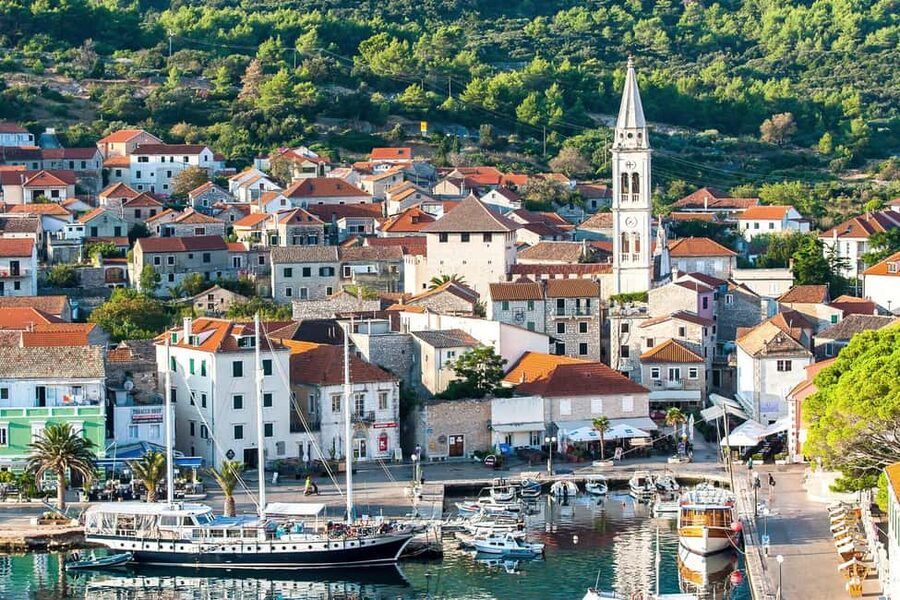 From Makarska: Hidden Gems of Hvar Island's North Shore - Stop 1: Veliki Pokrivenik bay and its hidden-cave vibe