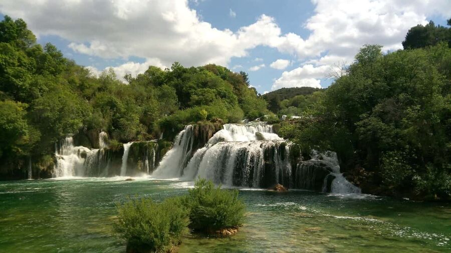From Makarska: Krka Waterfalls & Šibenik Day Trip - Eating near the falls: budget and timing your breaks