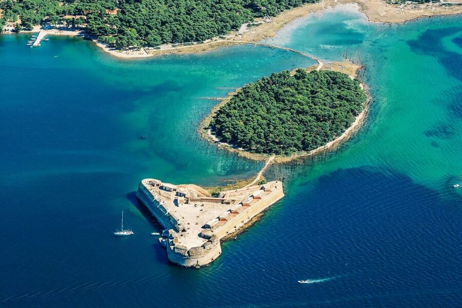 From Sinj: 1.5-Hour Private Flight over Kornati & Šibenik - Price and value: when $750 per group makes sense