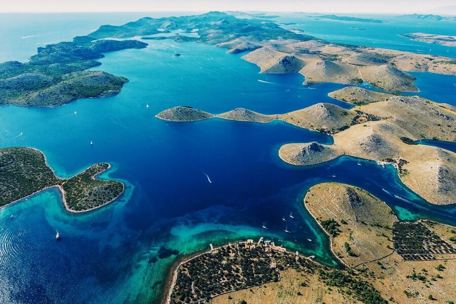 From Sinj: 1.5-Hour Private Flight over Kornati & Šibenik - Comfort tips that actually help during a 90-minute flight
