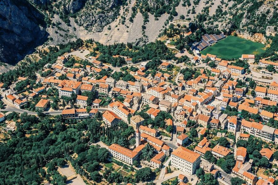 From Sinj: Flight Over Imotski, Trilj, Omiš, and Split - The Pilot Factor: Smooth Flying, Real Safety Confidence