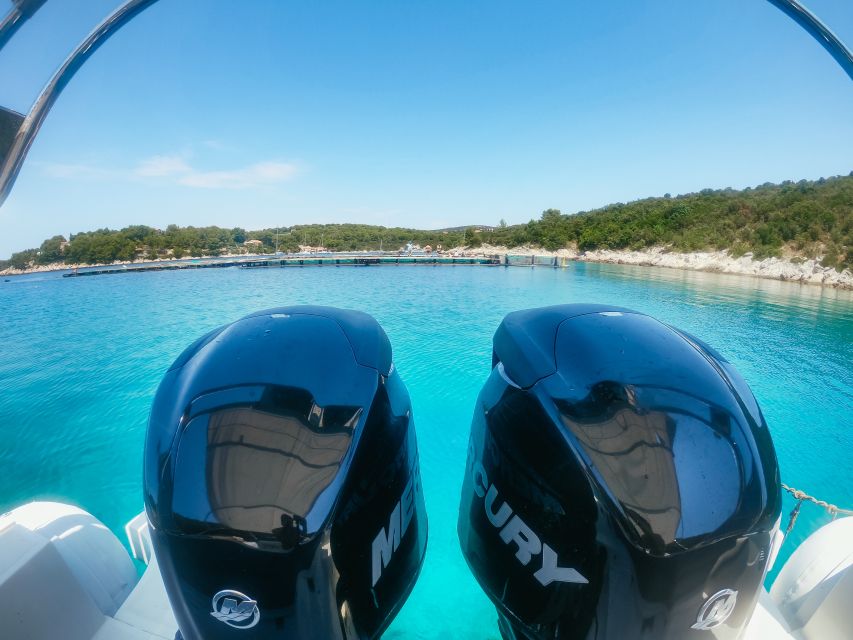 From Split: Blue Cave & 5 Islands with Vis & Hvar Boat Tour - Tips that make the day feel smoother