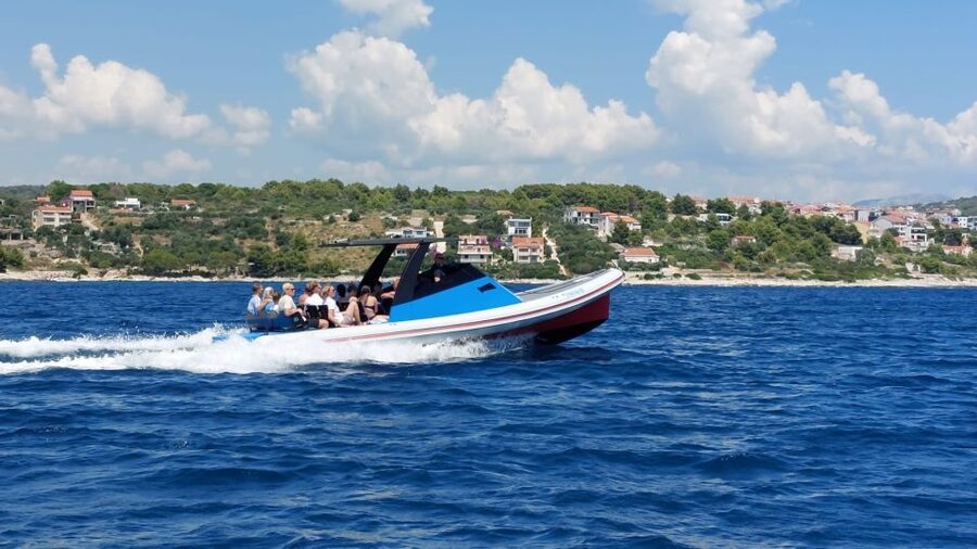 From Split: Blue Cave and 5 islands-Day Tour - From semiSUBMARINE Split to the open sea: what the 10 hours really feels like