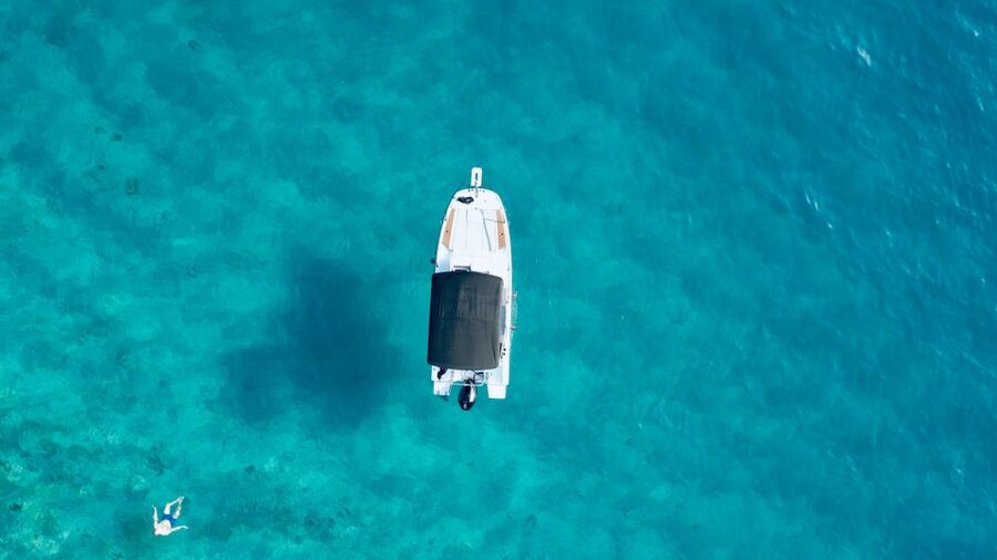 From Split: Blue Lagoon & 2 Islands half-day Private - Timing and motion: planning for the speedboat ride