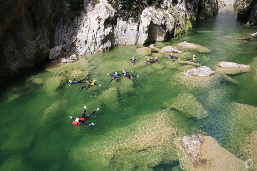 From Split: Canyoning on the Cetina River - From Split to Zadvarje: how you start the day without stress